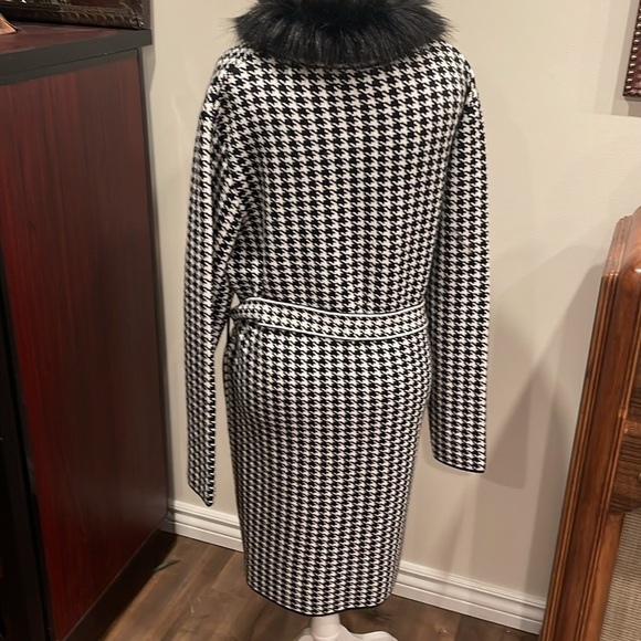 Jane and John L black & white houndstooth wrap belt jacket with faux fur - Picture 2 of 10